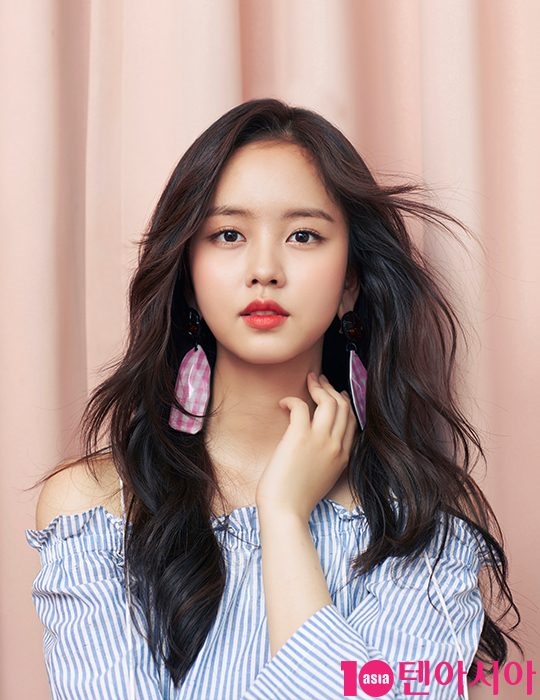 Kim So Hyun tròn 21 tuổi với đầy đủ mọi thứ từ nhan sắc tới sự nghiệp