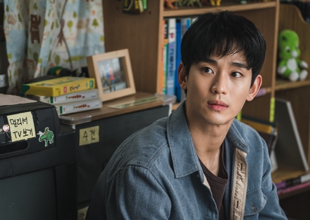 Kim Soo Hyun chia sẻ suy nghĩ với vai diễn phim mới tâm lý phức tạp