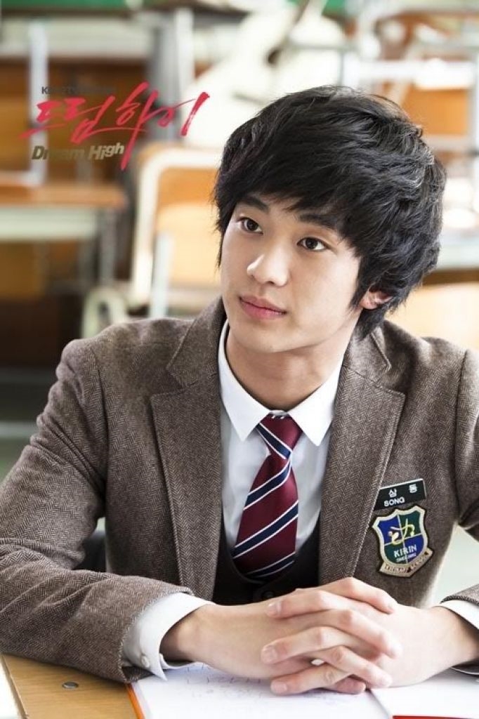 Kim Soo Hyun chính là mỹ nam có cát xê cao nhất showbiz Hàn