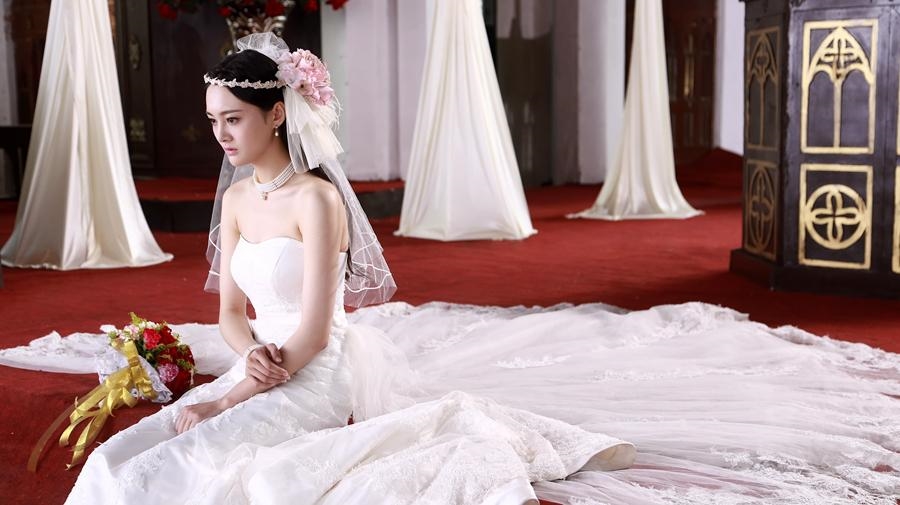 Lưu Diệc Phi, Nhiệt Ba và dàn tiểu hoa gây bão khi hóa cô dâu
