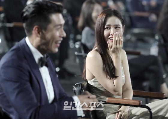 'Hạ cánh nơi anh' trắng tay tại Baeksang khiến khán giả tiếc nuối
