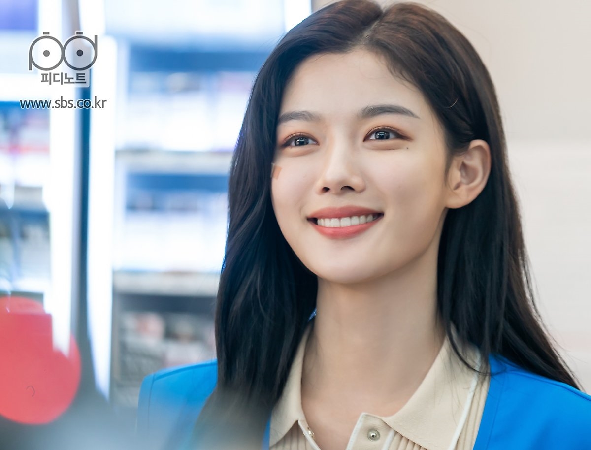 Kim Yoo Jung chia sẻ suy nghĩ về vai diễn ngổ ngáo trong phim mới
