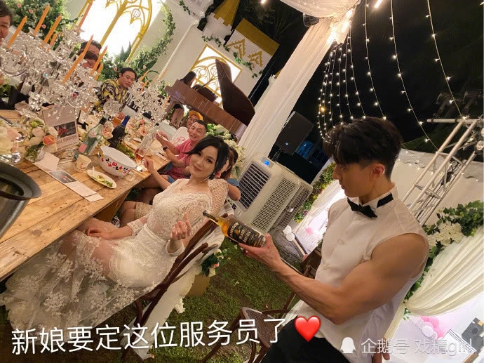 Ngô Tôn khóc như mưa trong đám cưới trễ 16 năm