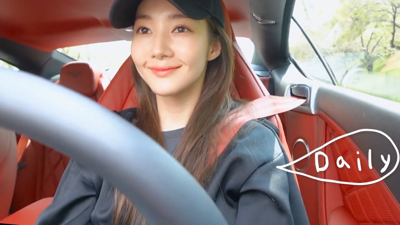 Park Min Young chính thức mở kênh YouTube cá nhân