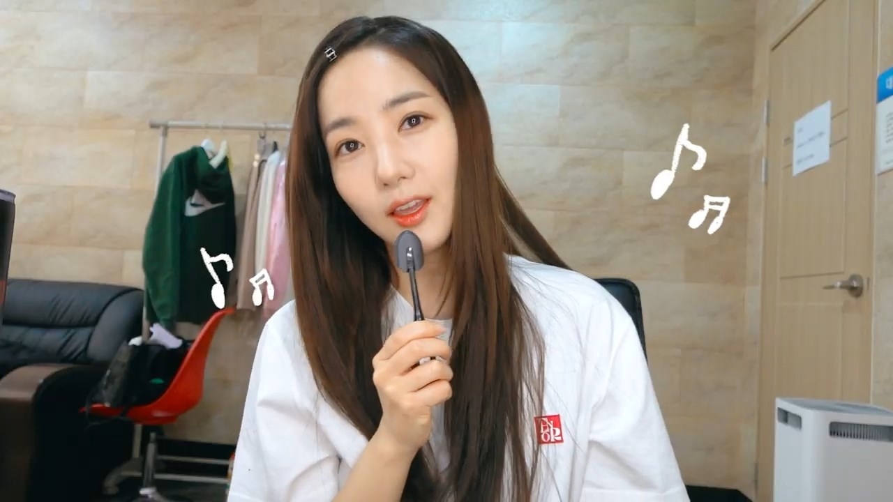 Park Min Young chính thức mở kênh YouTube cá nhân