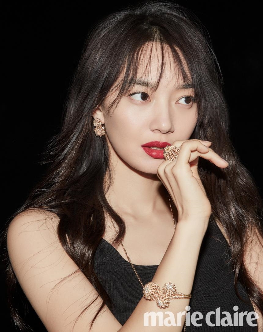Shin Min Ah xứng danh biểu tượng 'bạn gái nhà người ta'