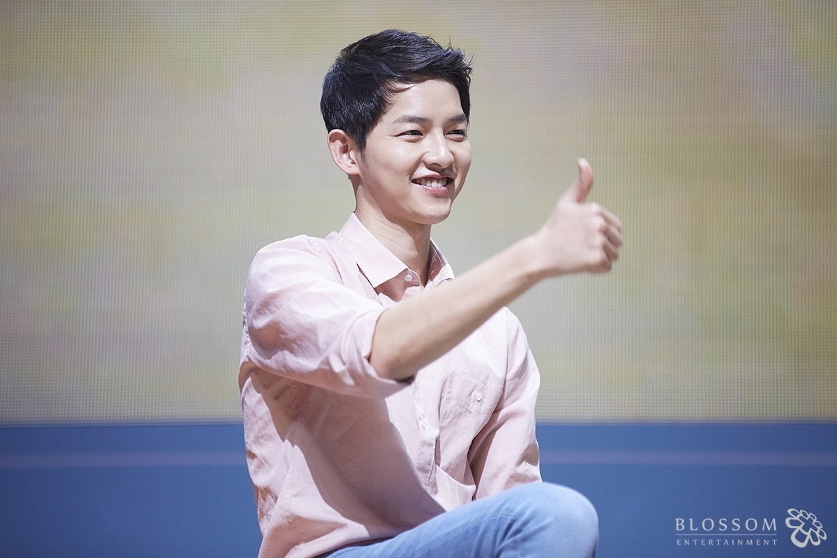 Song Joong Ki phản hồi tin đồn hẹn hò luật sư giữa lịch trình bận rộn