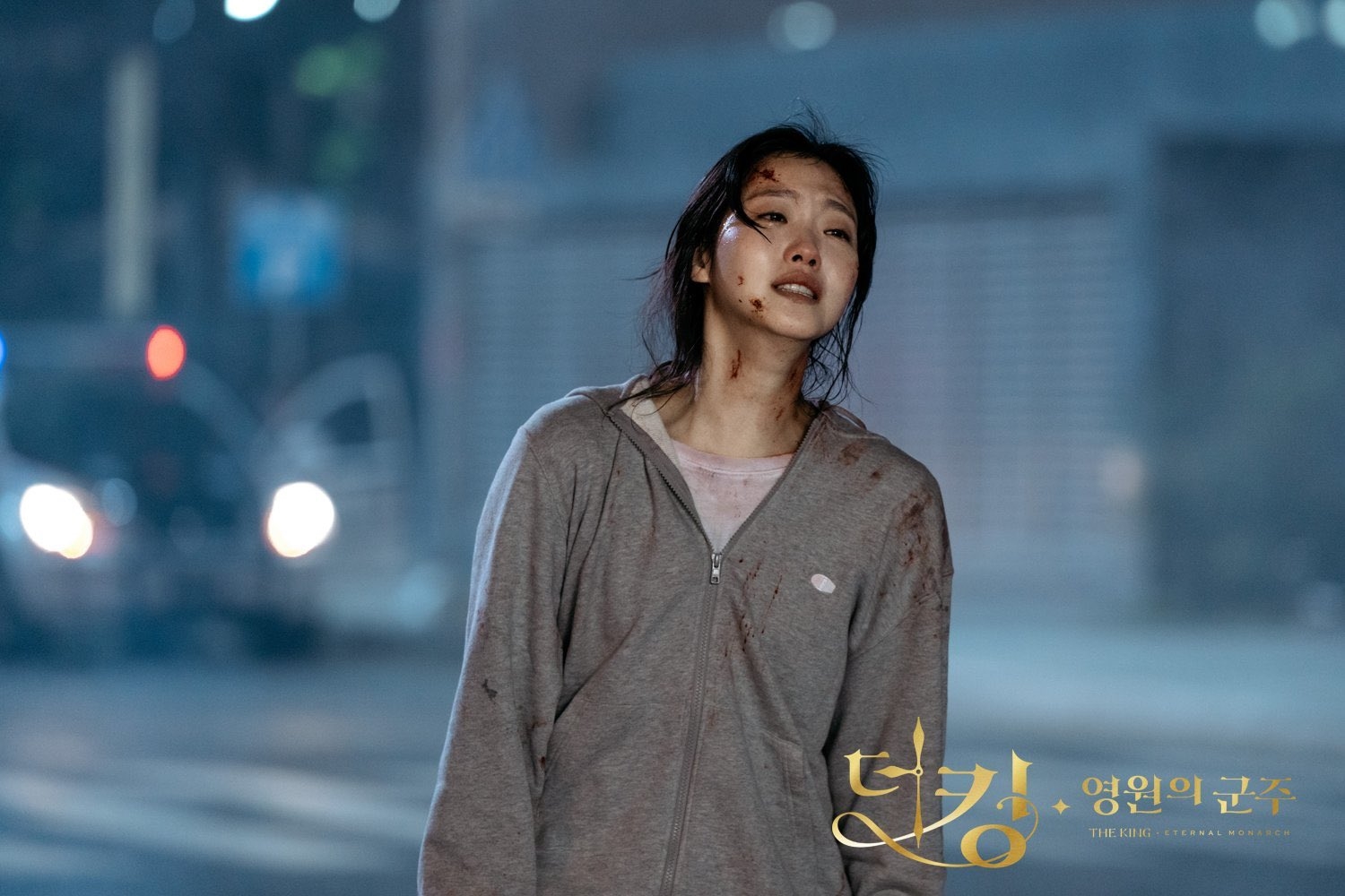 'Quân vương bất diệt' tung ảnh Kim Go Eun thê thảm trong tập cuối