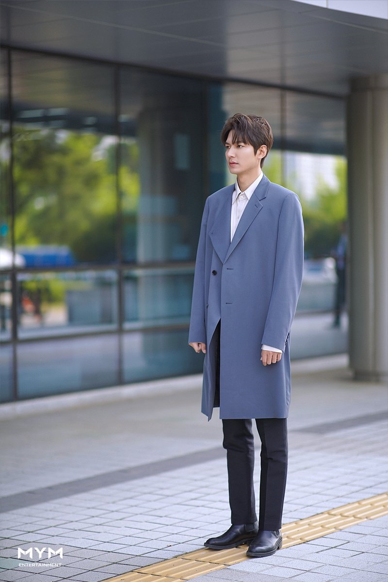 Lee Min Ho tung ảnh hậu trường tập cuối 'Quân vương bất diệt'