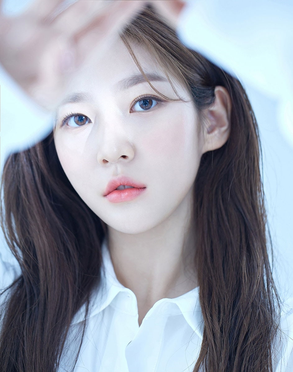 Kim Soo Hyun, Kim Sae Ron và dàn sao trẻ trung trong bộ ảnh giới thiệu
