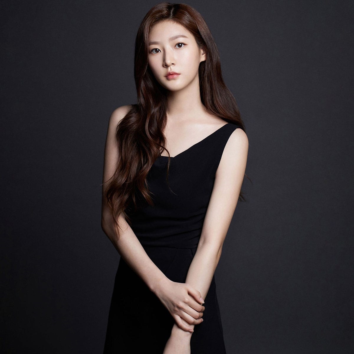 Kim Soo Hyun, Kim Sae Ron và dàn sao trẻ trung trong bộ ảnh giới thiệu