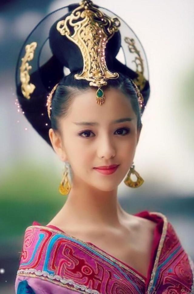 Đồng Lệ Á lại gây bão mạng khi hóa thân mỹ nhân nhà Đường