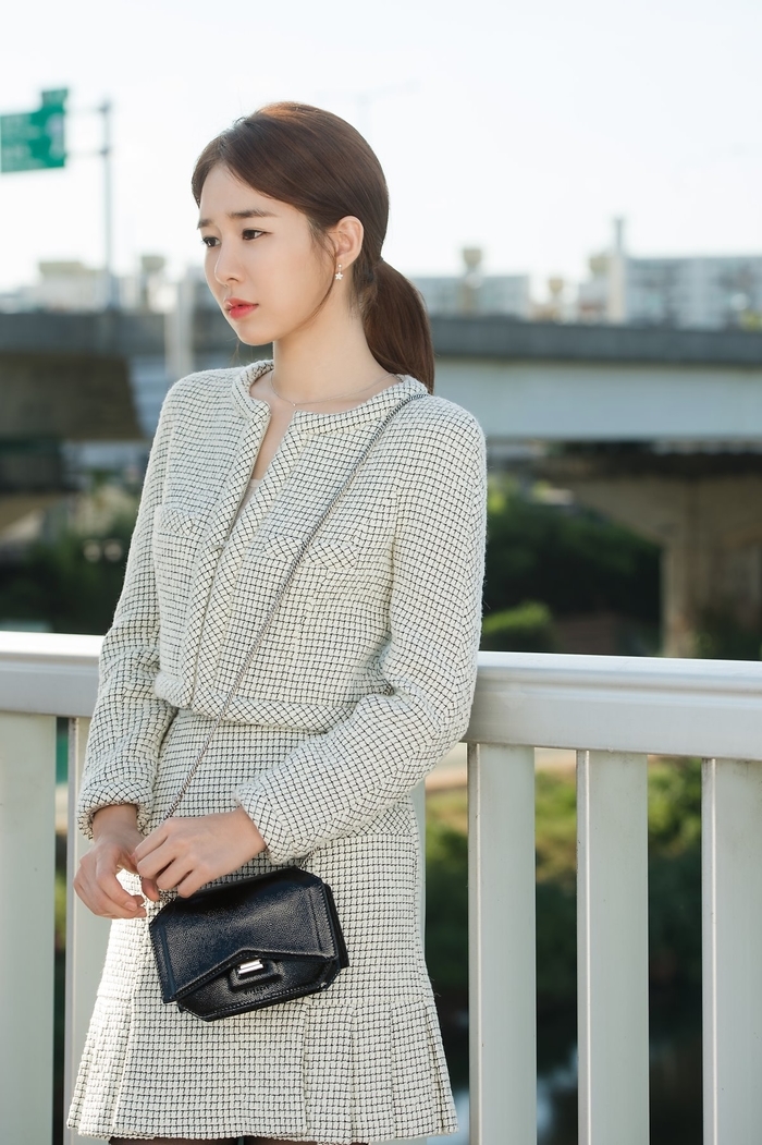 Krystal và loạt nữ phụ phim Hàn phong cách thời trang cực đỉnh