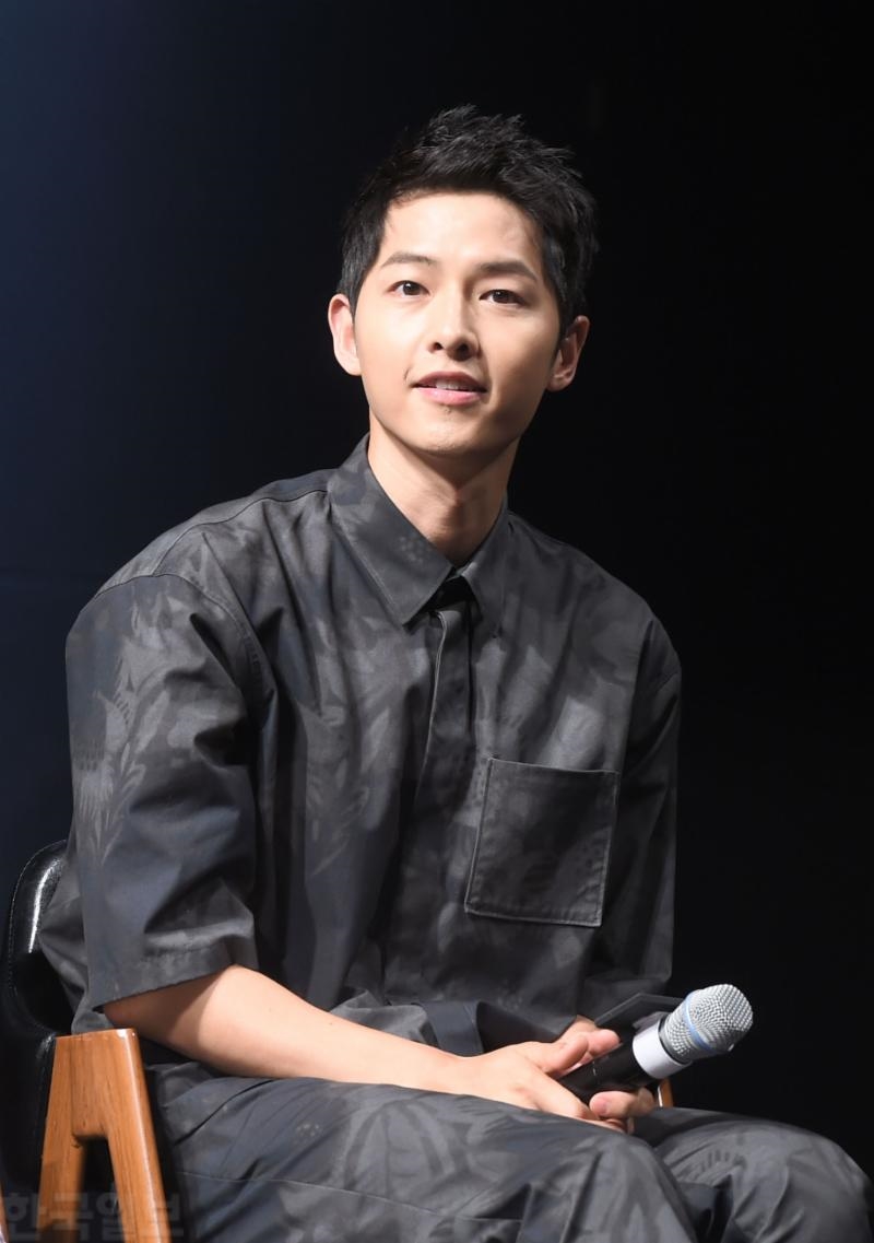 Song Joong Ki đâm đơn kiện loạt báo mạng tung tin đồn hẹn hò vô căn cứ