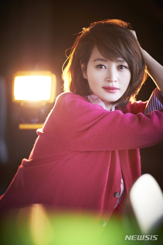 Kim Hye Soo sắc vóc nuột nà, cá tính xứng danh chị đại Kbiz