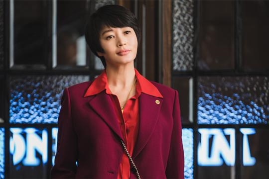 Kim Hye Soo sắc vóc nuột nà, cá tính xứng danh chị đại Kbiz