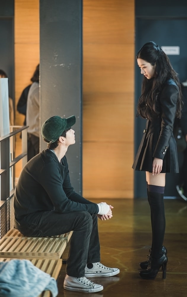Kim Soo Hyun - Seo Ye Ji tung ảnh mới khoe chemistry bùng nổ