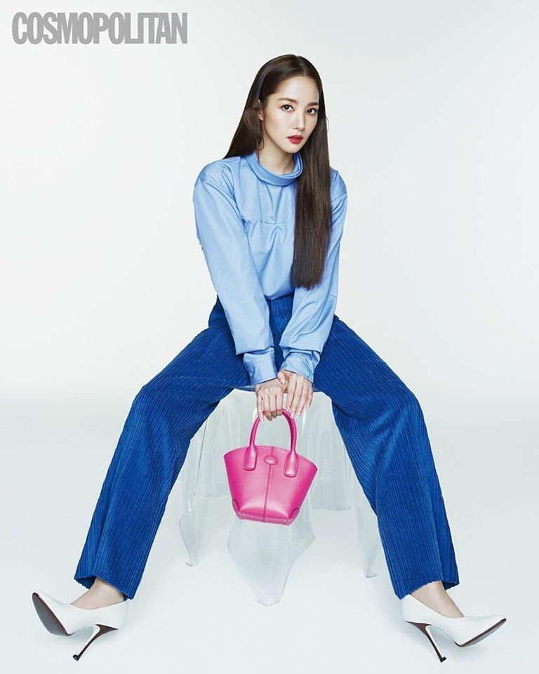 Park Min Young vô cùng quyến rũ, tự tin bộ ảnh tạp chí mới