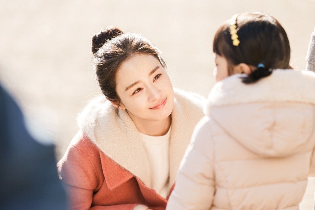 Kim Tae Hee và những sao nữ Hàn tỏa sáng nhất nửa đầu 2020