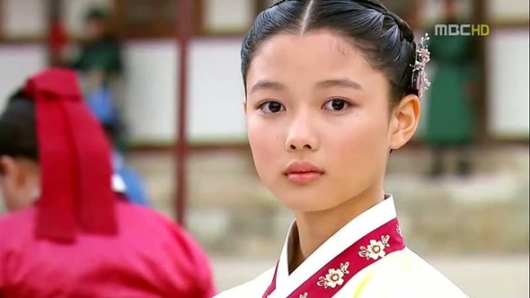 Kim Yoo Jung - Ngôi sao đình đám, tài năng sớm nở của showbiz Hàn