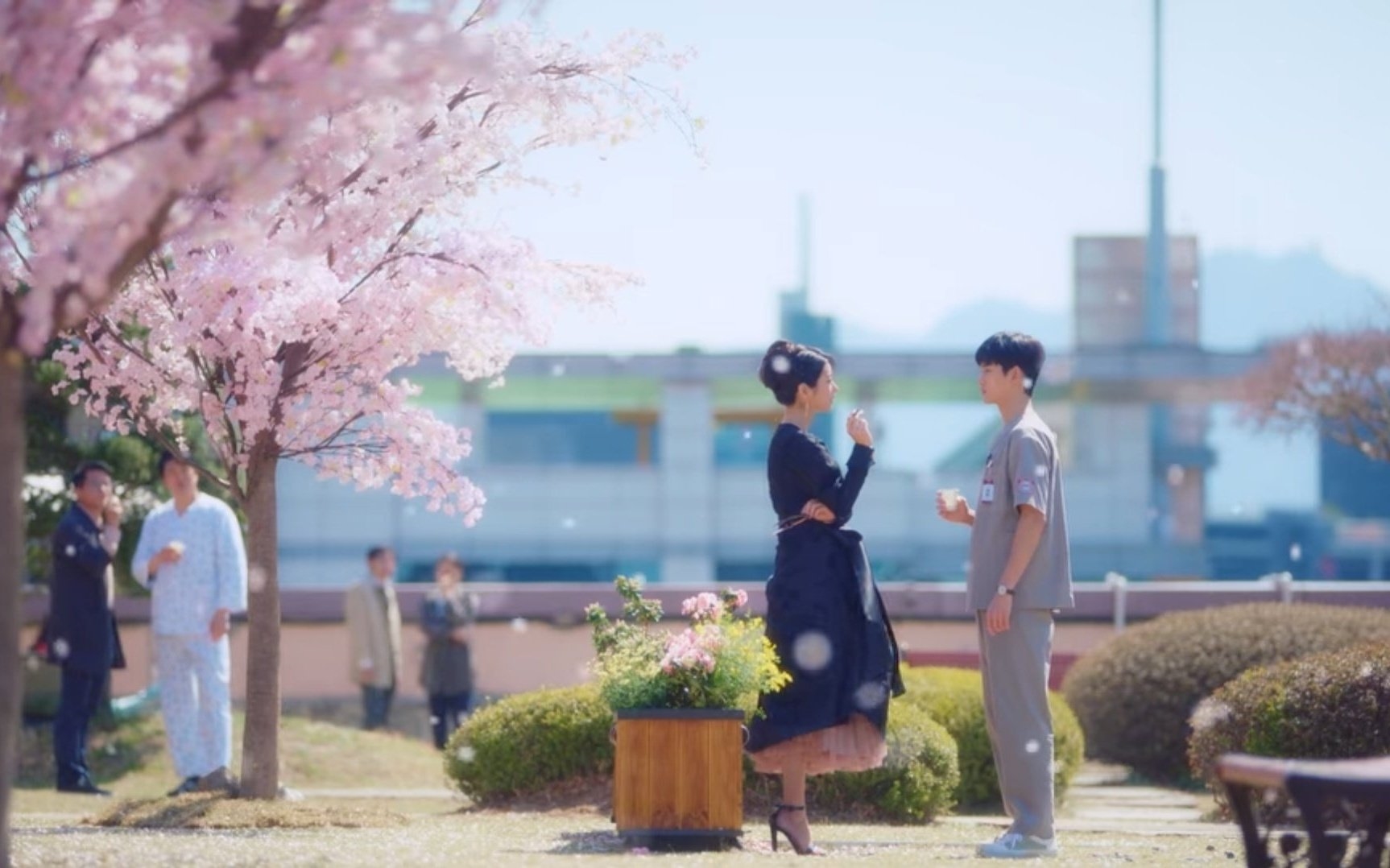 Seo Ye Ji gây 'sốt' với thần thái hoàn hảo, sang chảnh trong phim mới