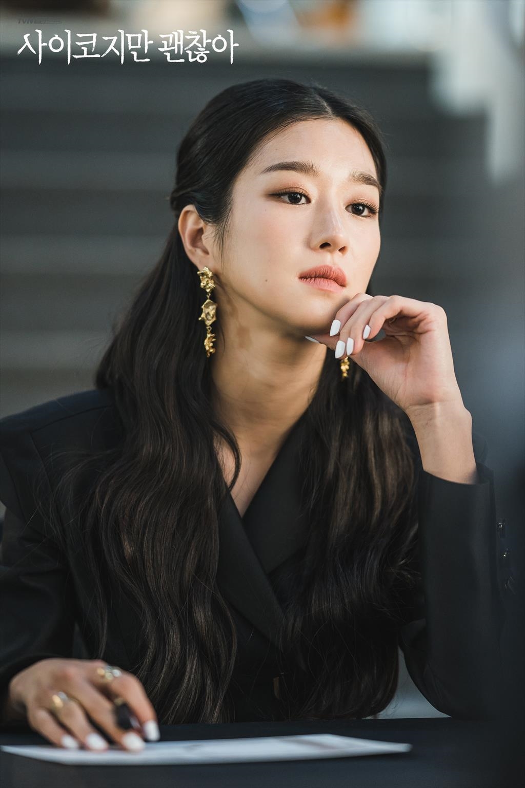 Seo Ye Ji gây 'sốt' với thần thái hoàn hảo, sang chảnh trong phim mới