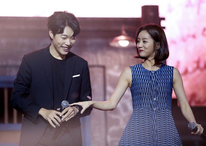 Hyeri - Ryu Jun Yeol và những cặp đôi sao Hàn yêu đương kín tiếng