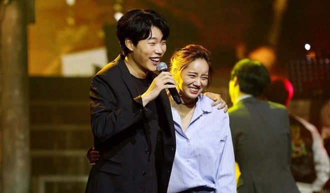 Hyeri - Ryu Jun Yeol và những cặp đôi sao Hàn yêu đương kín tiếng