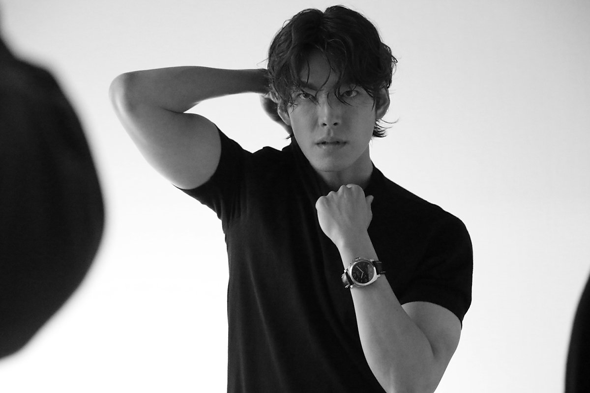 Kim Woo Bin trông khỏe mạnh như chưa từng mắc bệnh nặng trong ảnh mới