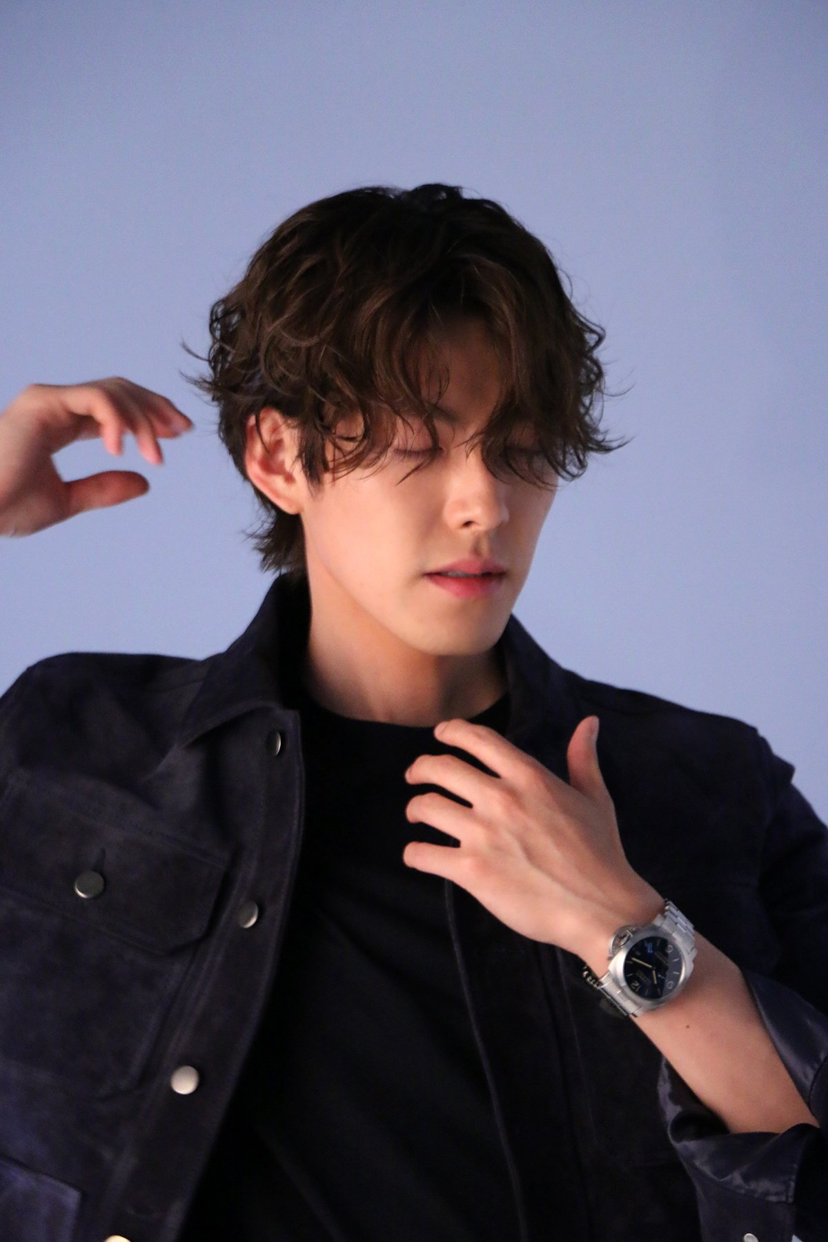 Kim Woo Bin trông khỏe mạnh như chưa từng mắc bệnh nặng trong ảnh mới