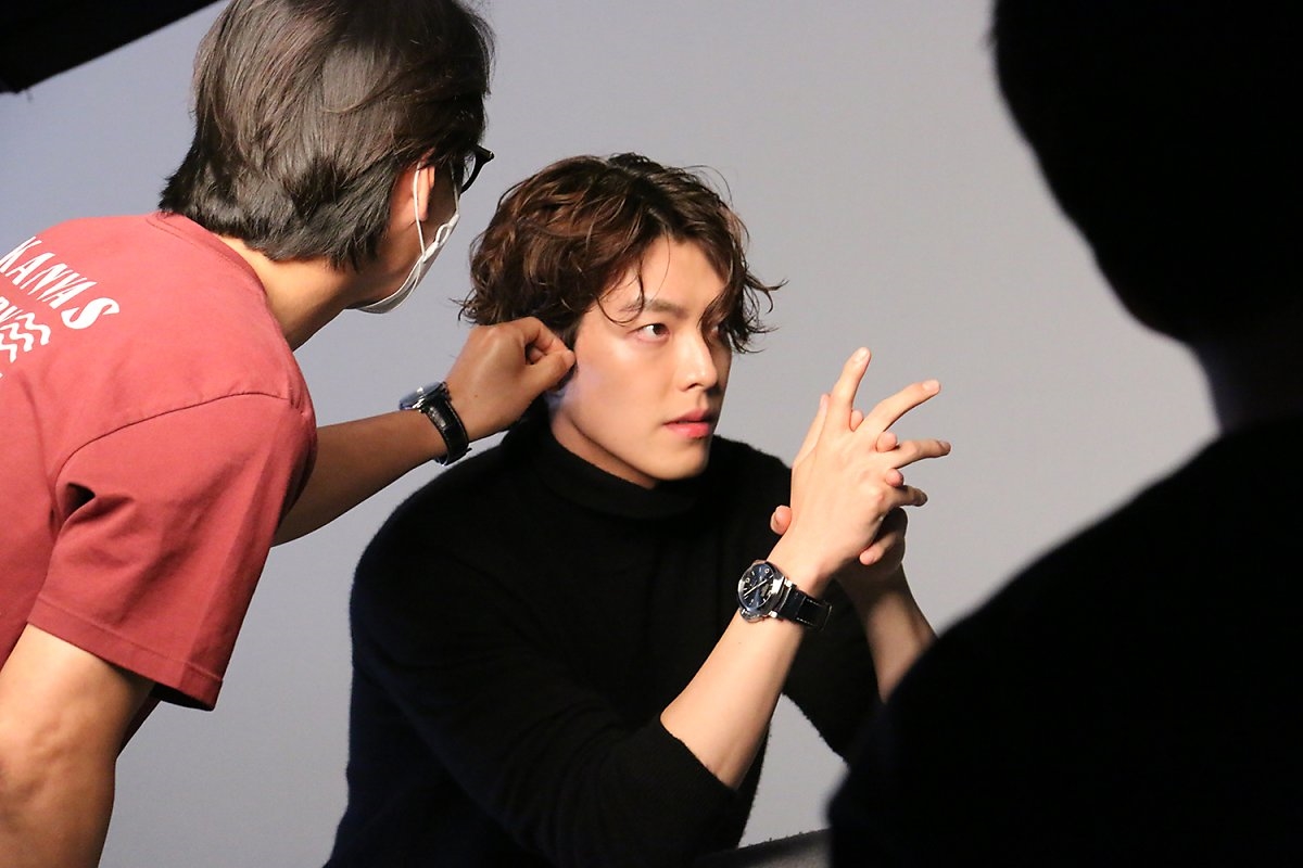 Kim Woo Bin trông khỏe mạnh như chưa từng mắc bệnh nặng trong ảnh mới