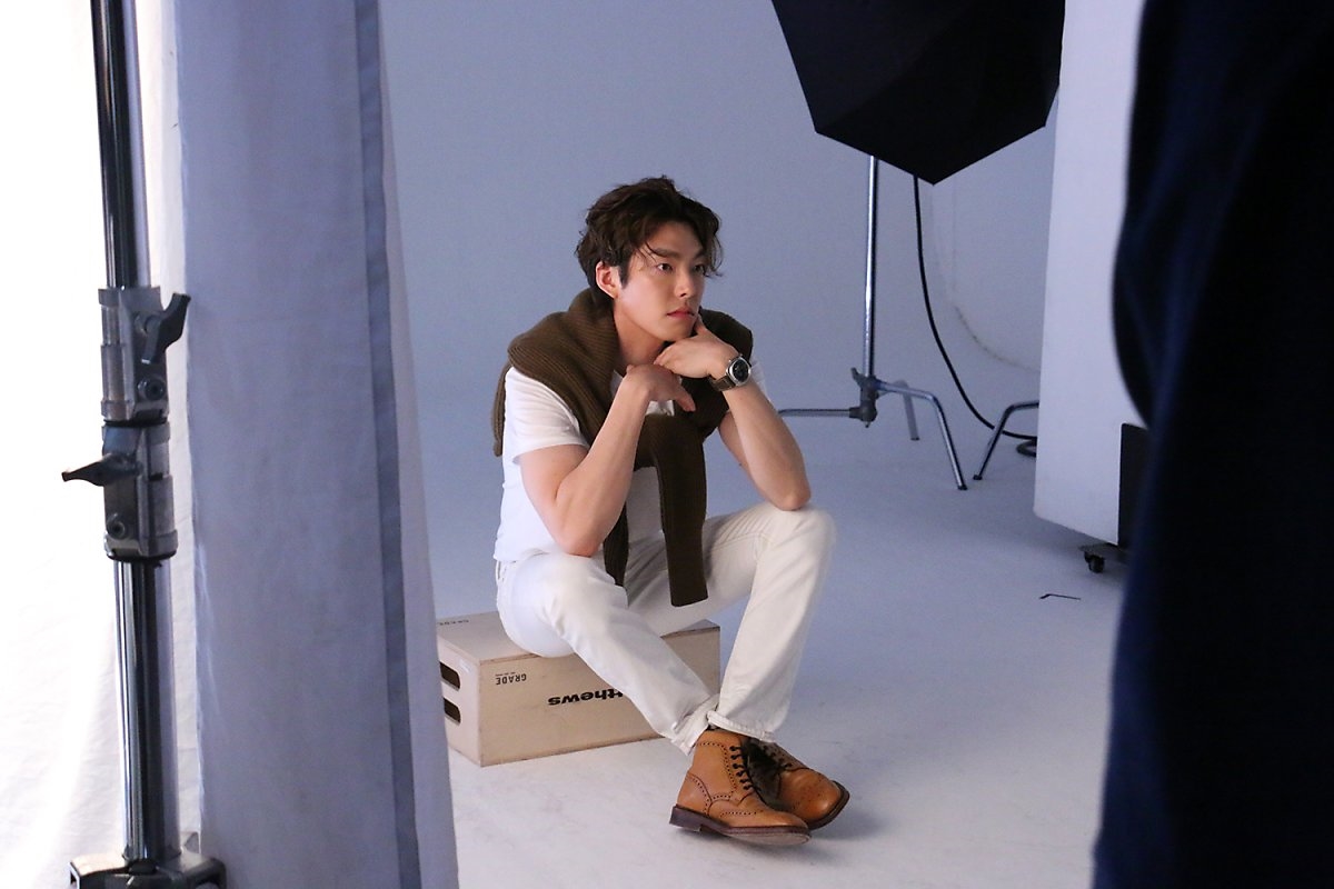 Kim Woo Bin trông khỏe mạnh như chưa từng mắc bệnh nặng trong ảnh mới