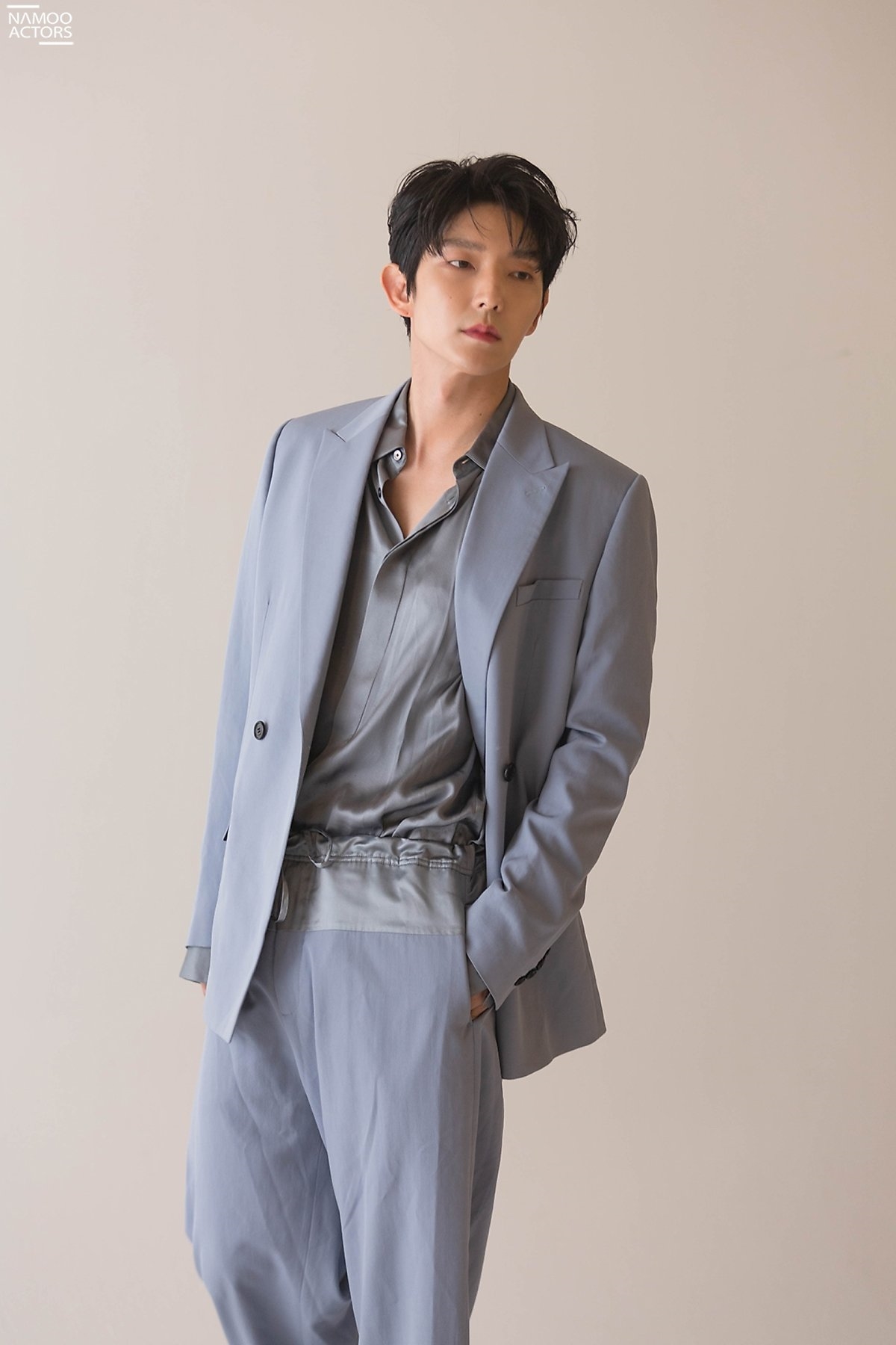 Lee Jun Ki khoe nhan sắc cực phẩm ở tuổi 38 trong bộ ảnh mới