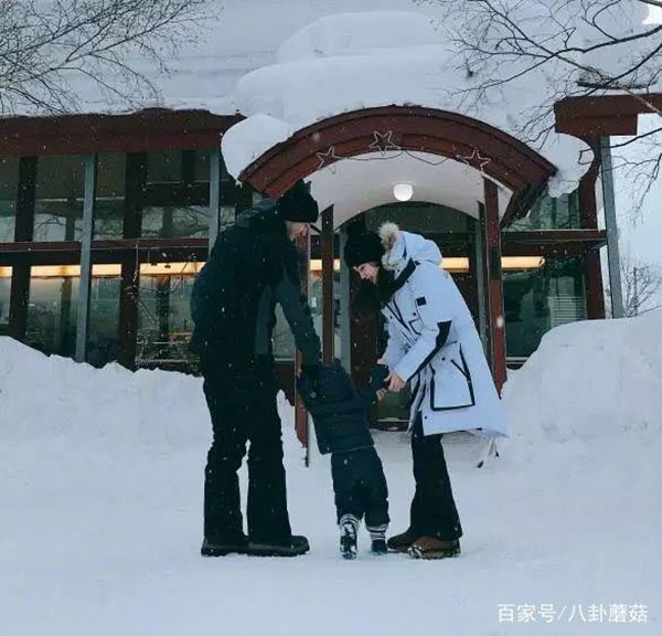 Cá Heo Nhỏ, Bọt Biển Nhỏ và nhóc tì nhà sao Hoa ngữ gây tò mò nhất