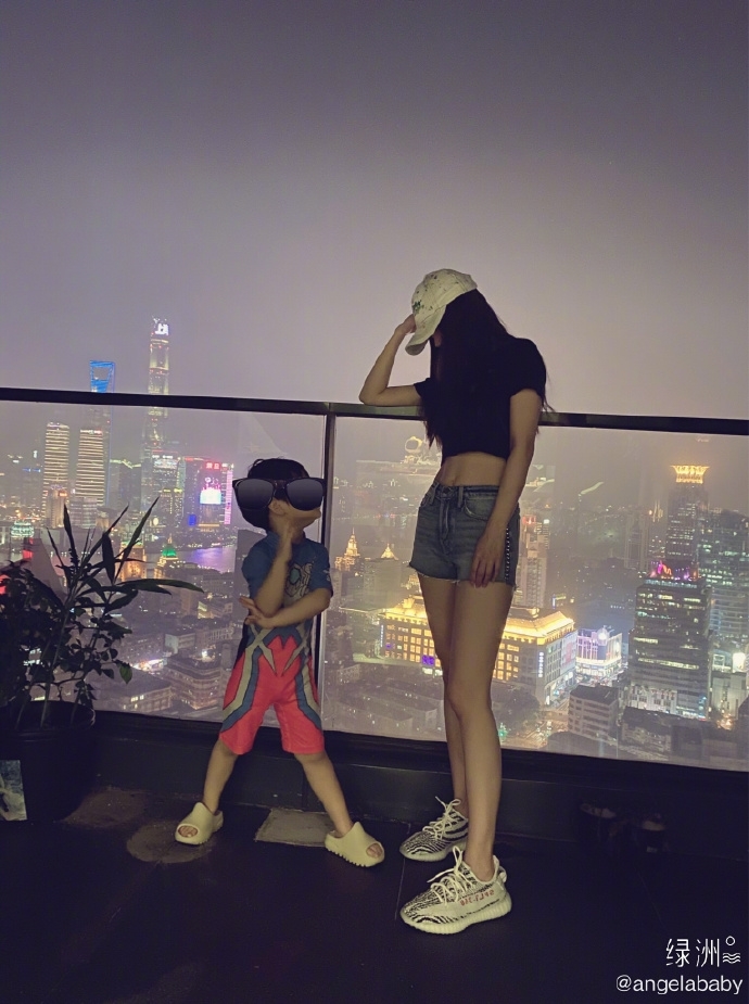 Cá Heo Nhỏ, Bọt Biển Nhỏ và nhóc tì nhà sao Hoa ngữ gây tò mò nhất