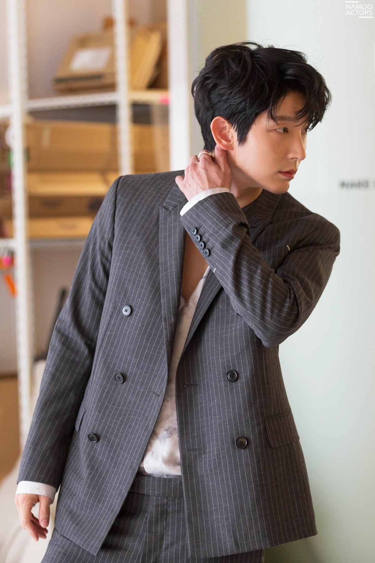 Lee Jun Ki khoe nhan sắc cực phẩm ở tuổi 38 trong bộ ảnh mới