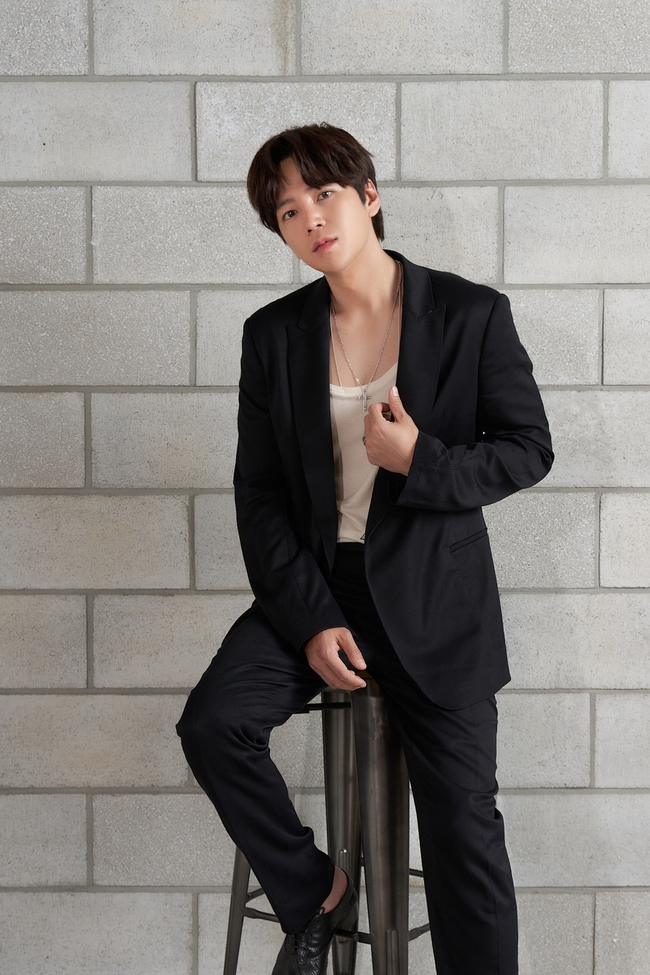 Jang Geun Suk trở lại thời hoàng kim nhan sắc hậu xuất ngũ và giảm cân