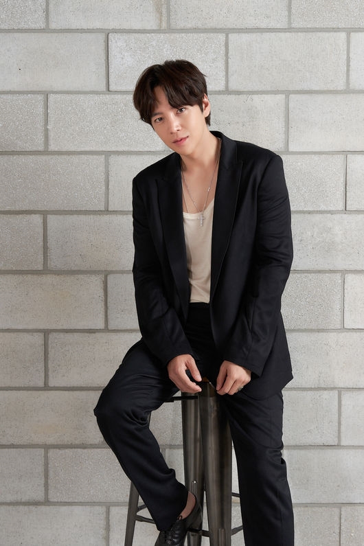 Jang Geun Suk trở lại thời hoàng kim nhan sắc hậu xuất ngũ và giảm cân