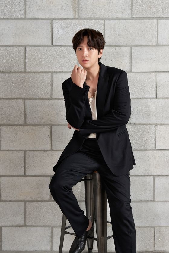 Jang Geun Suk trở lại thời hoàng kim nhan sắc hậu xuất ngũ và giảm cân