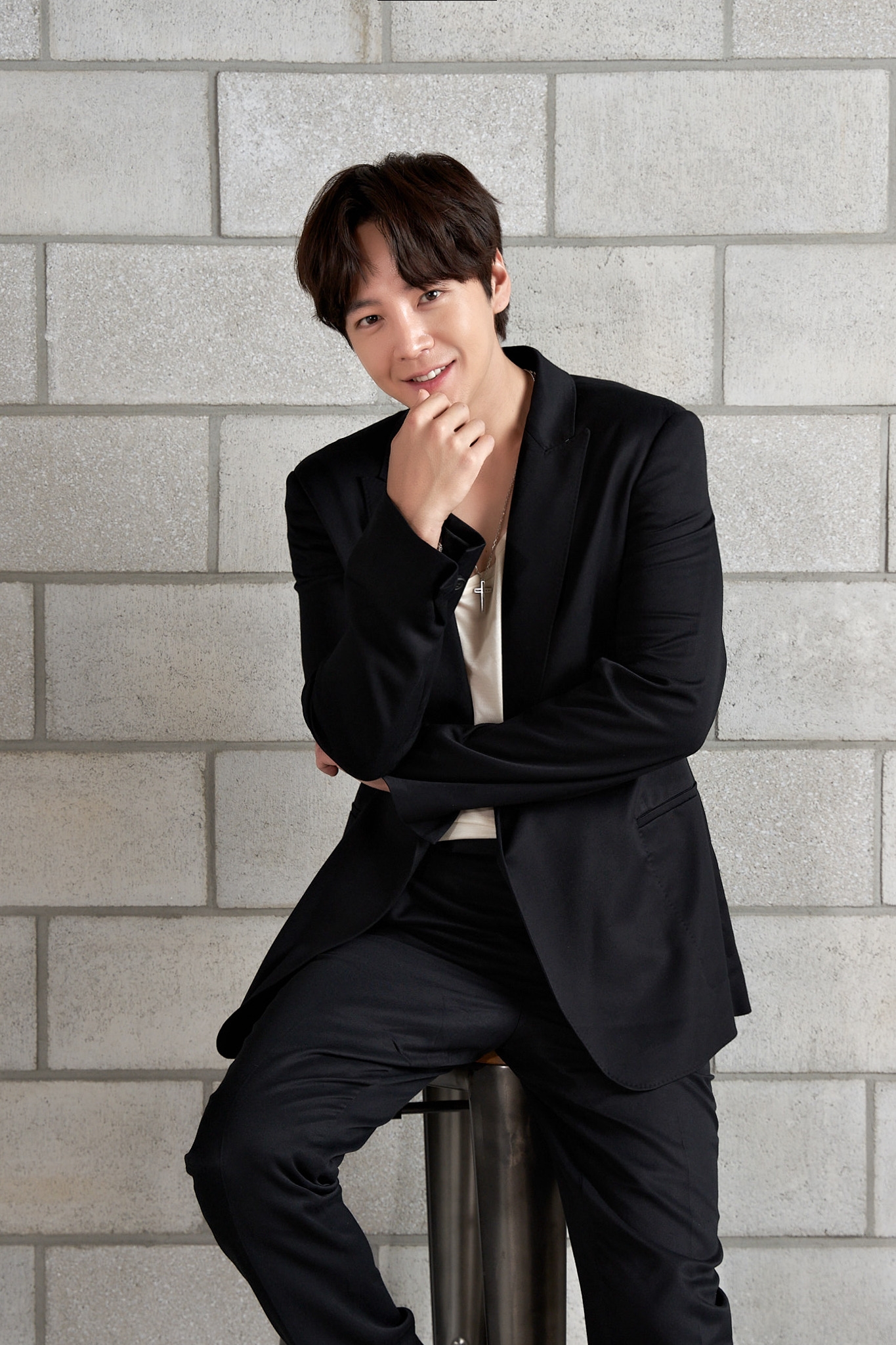 Jang Geun Suk trở lại thời hoàng kim nhan sắc hậu xuất ngũ và giảm cân