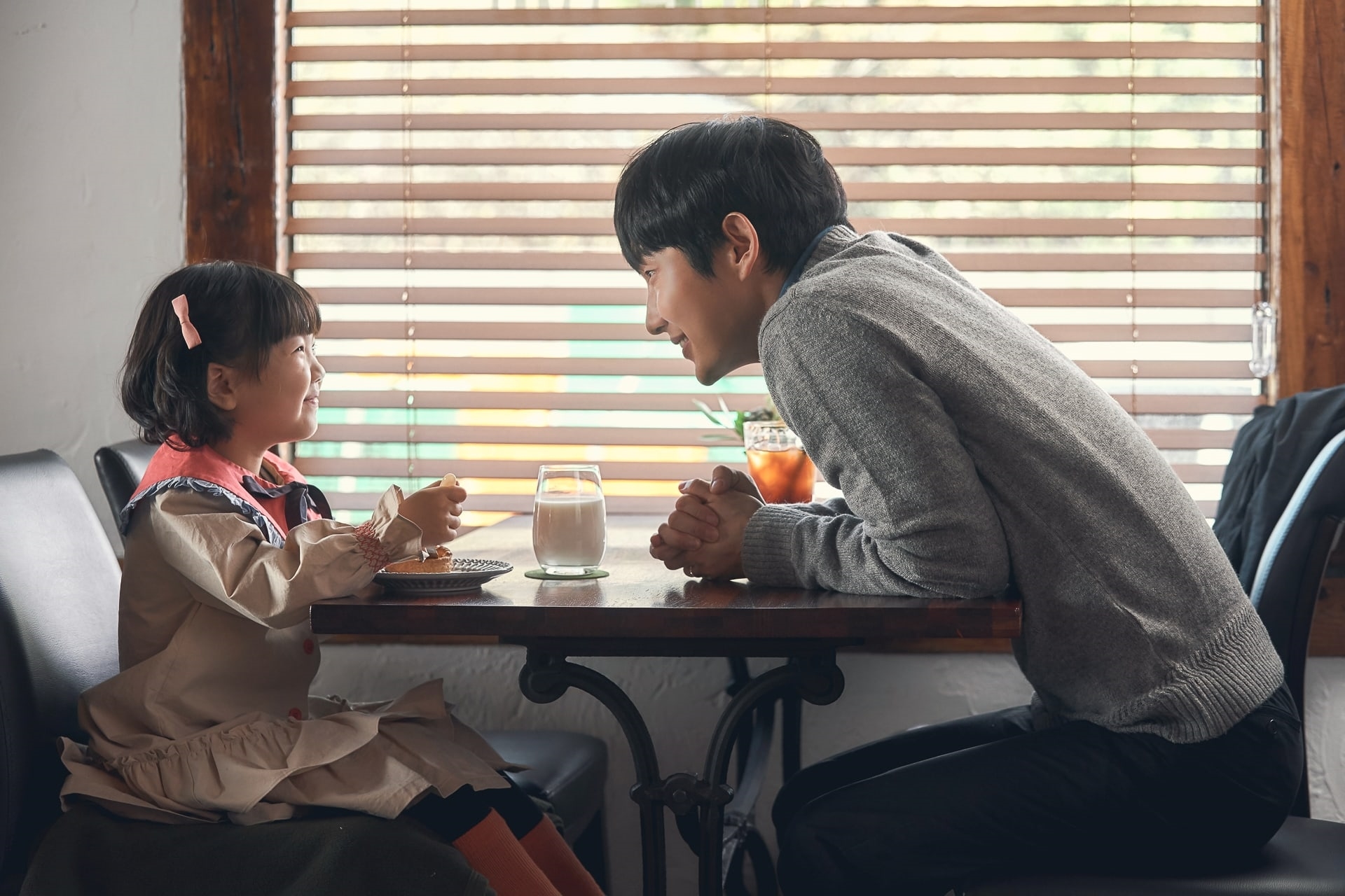 Lee Jun Ki - Moon Chae Won cực ấm áp với hình ảnh một cặp vợ chồng