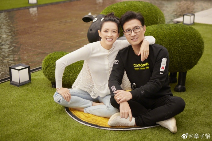 Chương Tử Di lại mang thai lần thứ 3 sau nửa năm sinh con trai?