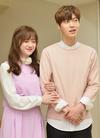 Goo Hye Sun - Ahn Jae Hyun và những cặp đôi châu Á chia tay bẽ bàng