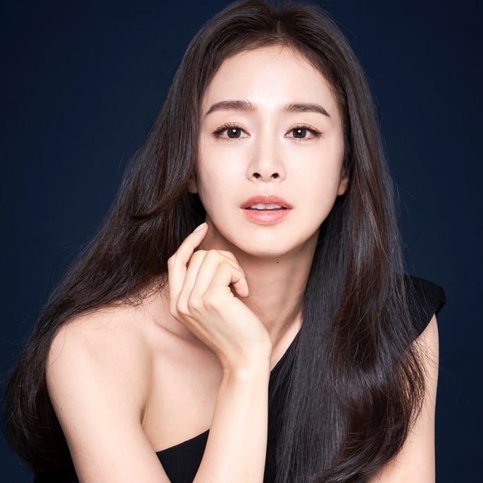Kim Tae Hee bất ngờ đăng ảnh mới đẹp mê mẩn khiến fan 'dậy sóng'