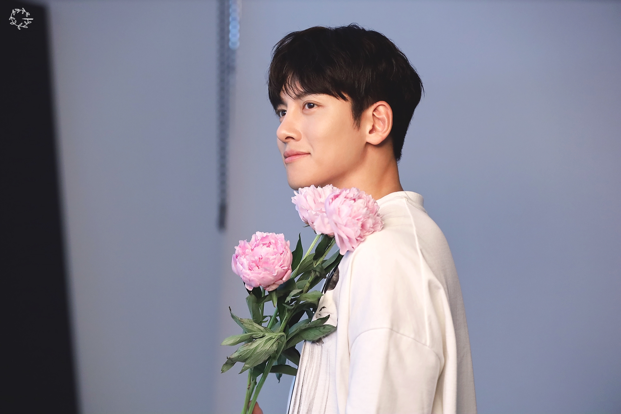 Ji Chang Wook khoe những món quà ý nghĩa từ fan nhân sinh nhật tuổi 33
