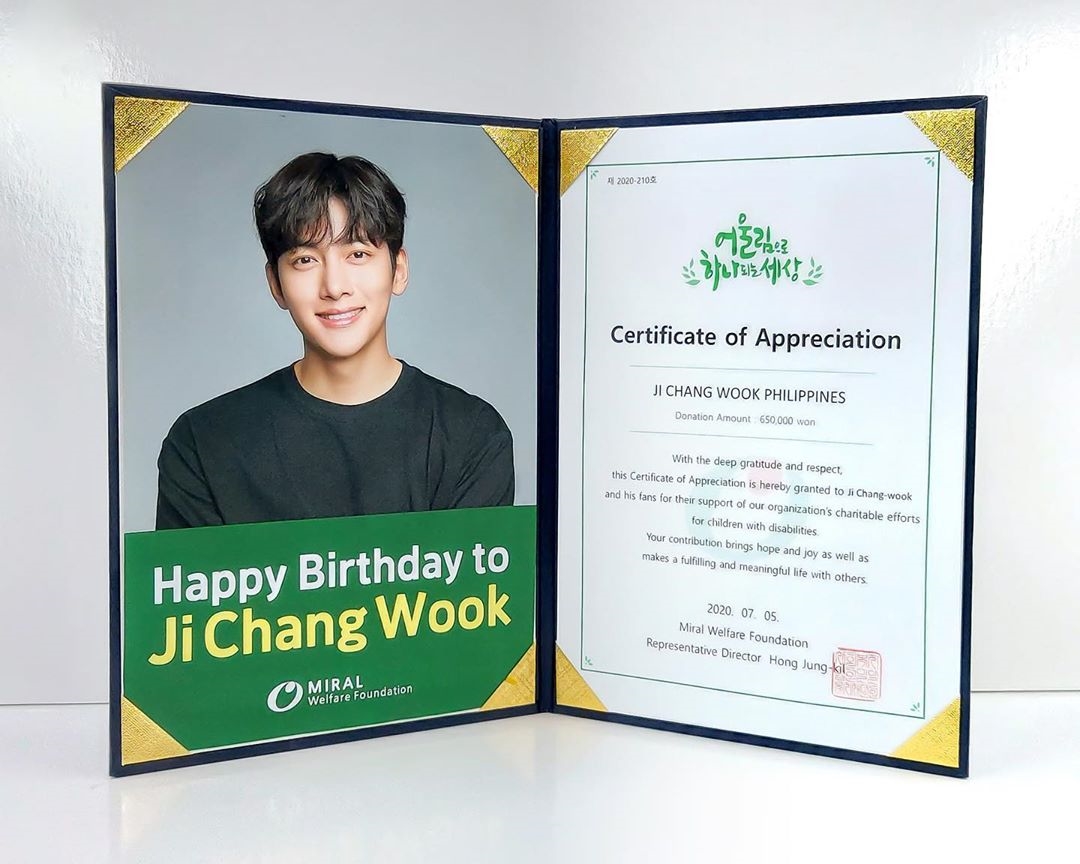 Ji Chang Wook khoe những món quà ý nghĩa từ fan nhân sinh nhật tuổi 33