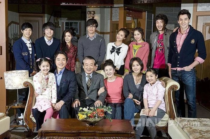Lee Son Jae và dàn sao 'Gia đình là số 1' phần 2 có đời tư gây tranh cãi