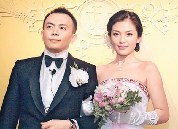 Lưu Đào chịu tiếng 'ham phú phụ bần' vì bỏ tình 4 năm cưới đại gia