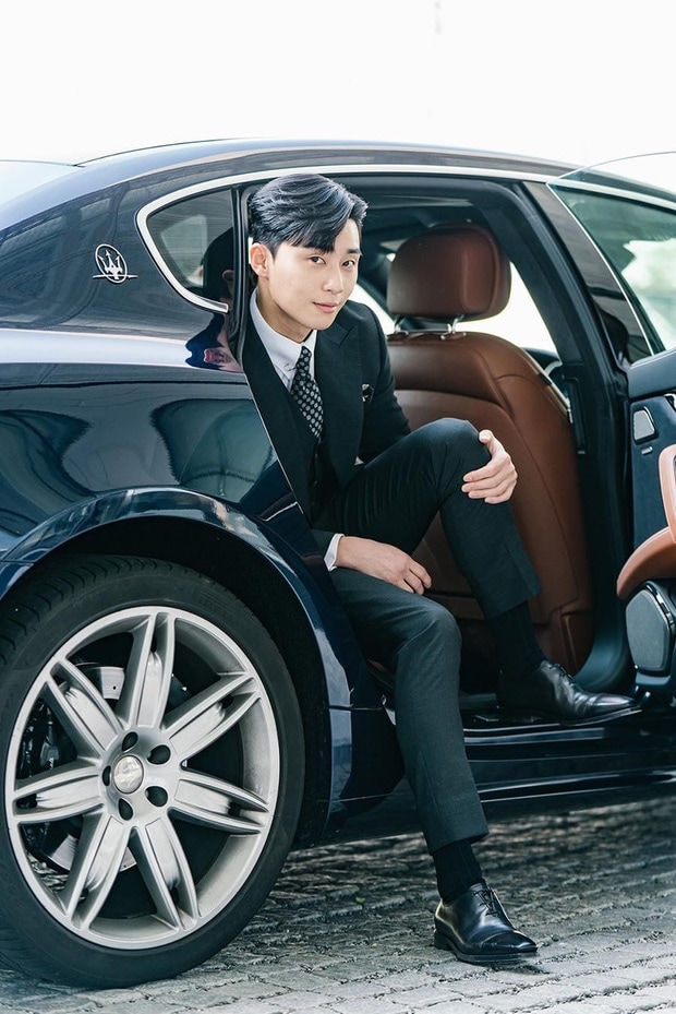 Park Seo Joon xứng danh 'tổng tài' từ trong phim bước ra đời thật