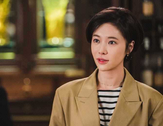 Hwang Jung Eum hạnh phúc khi 37 tuổi vẫn đóng phim hài tình cảm